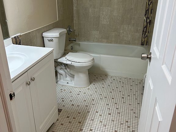 5th image of 254 E Bailey Rd APT L