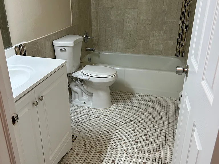 254 E Bailey Rd — Photo 6