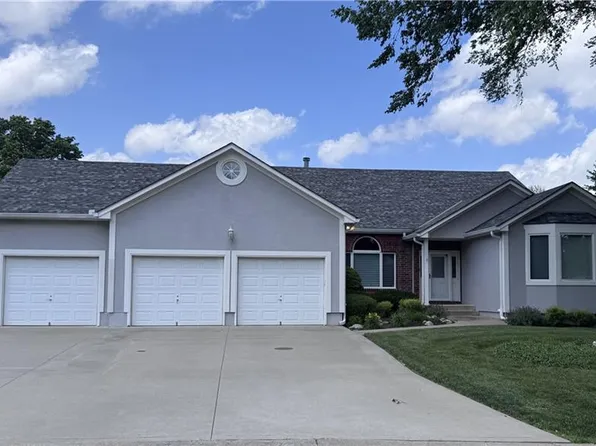 Wall St, Blue Springs, MO 64015
