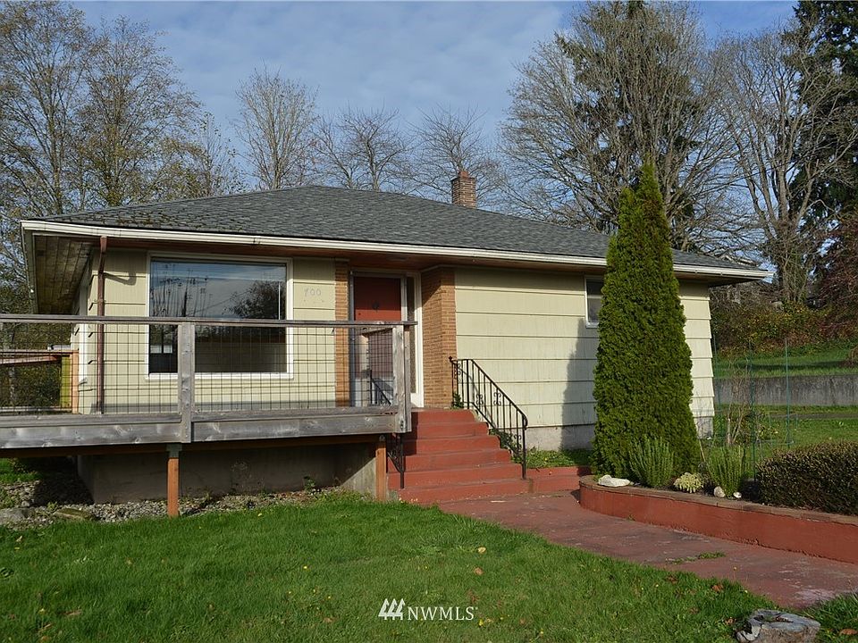 1st image of 700 NE Ryen St