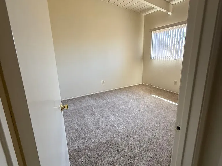 Desert Spa Apartments — Photo 21