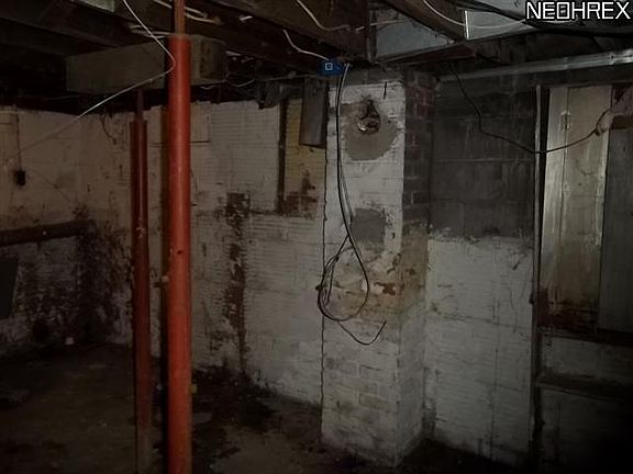 5th image of 884 Delia Ave