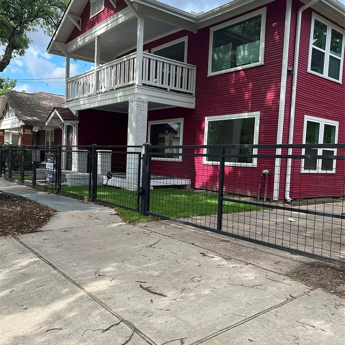 2 bed, 1.0 bath, 2680 sqft, $2,200 — Photo 1