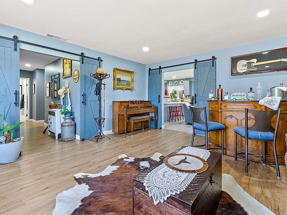 3rd image of 431 Richland Rd