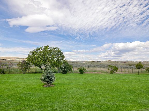 3rd image of 6907 Bucking Horse Ln