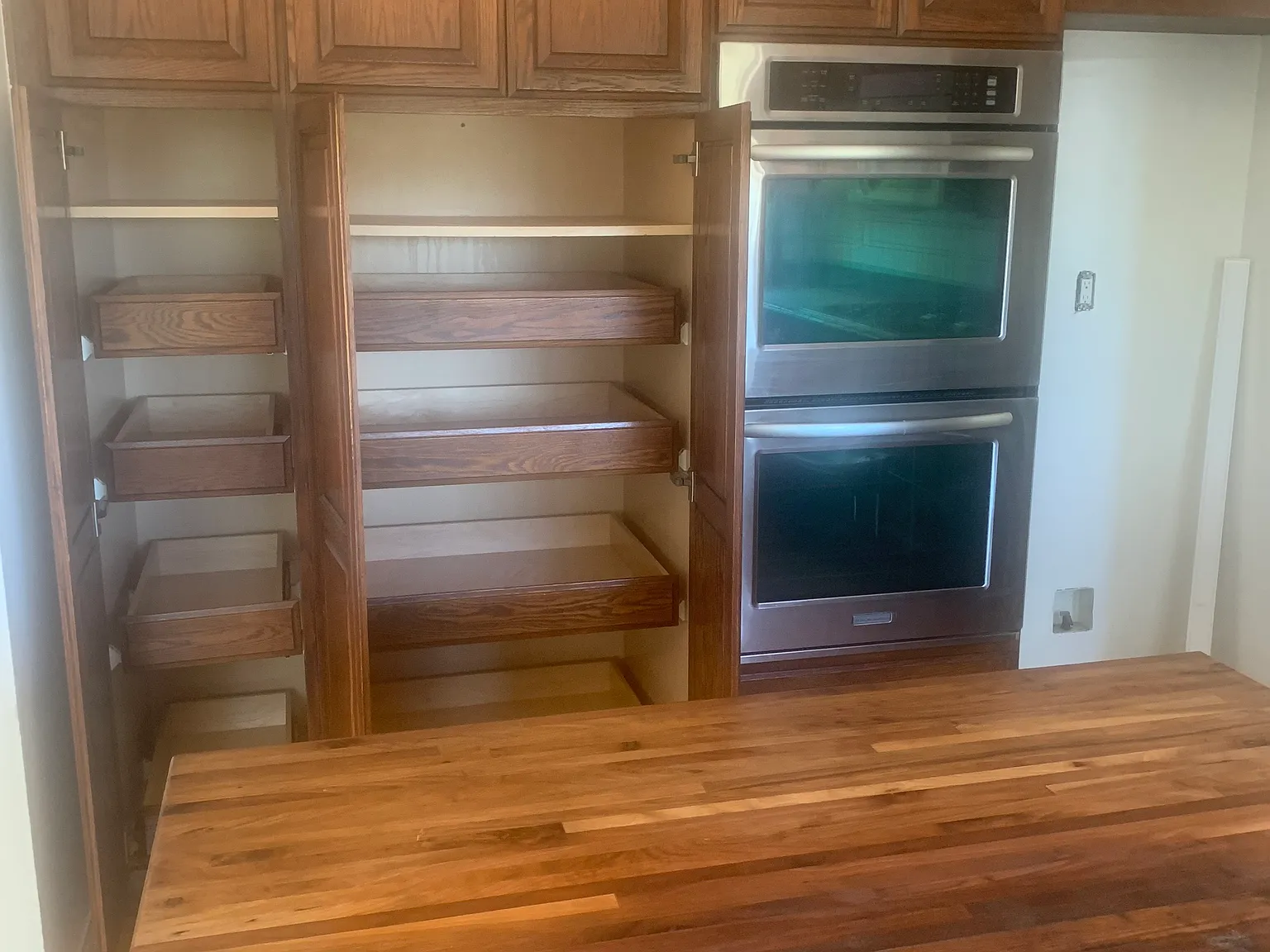 4 bed, 2401 sqft, $4,180 — Photo 3