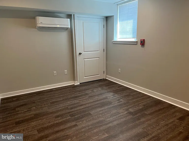2039 N College Ave #A — Photo 25
