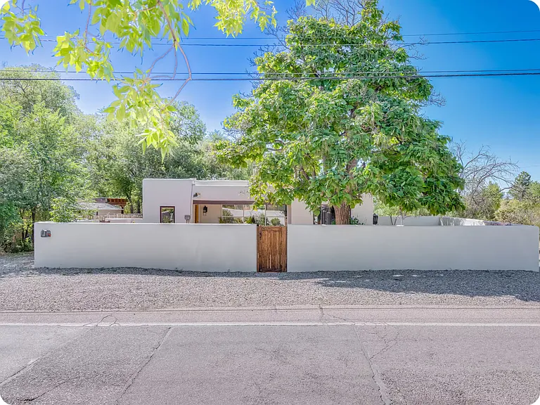 1202 Don Gaspar Ave — Photo 5