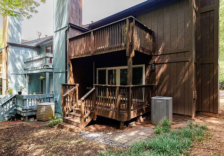 134 Fernbanks Ct — Photo 24