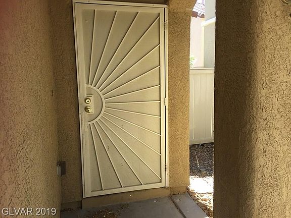 2nd image of 8220 Wildwood Glen Dr