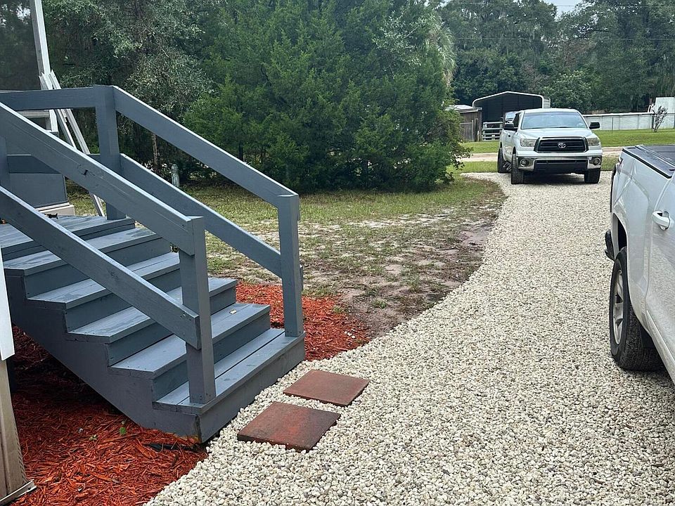 1st image of 107 BREEZEWAY Avenue