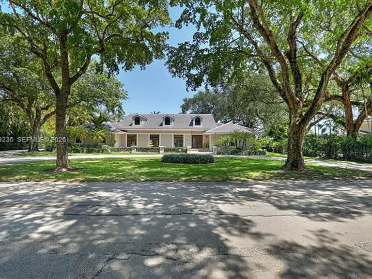 3425 Alhambra Cir — Photo 4