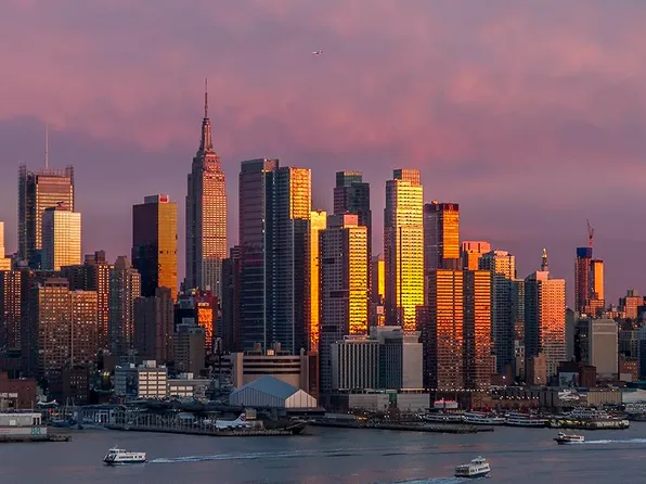 997 999th Blvd, Weehawken, NJ 07086