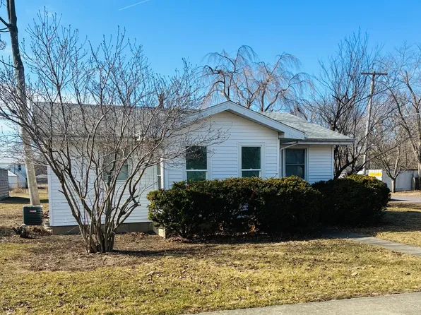 121 N West St, Gibson City, IL 60936