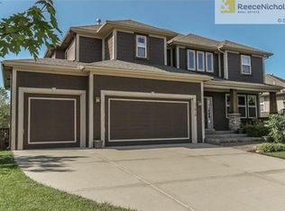 11010 S Barth Rd, Olathe, KS 66061