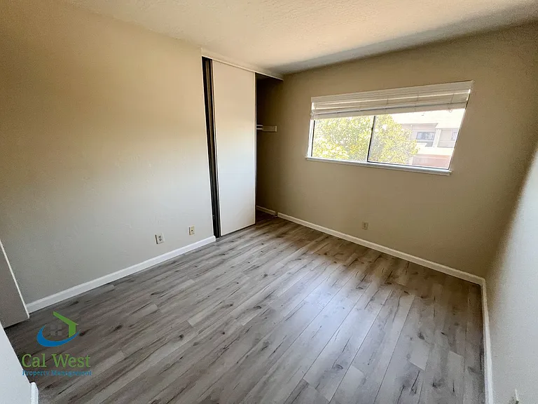6547 Cobblestone Ct — Photo 31