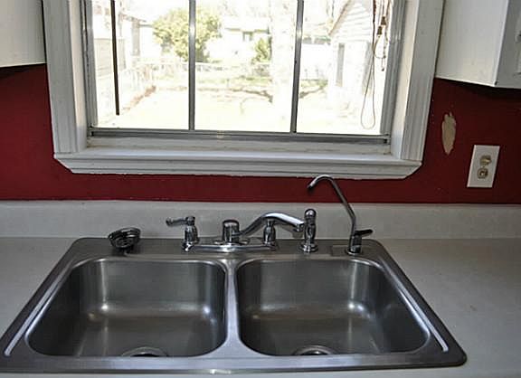5th image of 427 W Scotland Dr