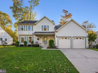 220 Knotty Oak Dr, Mount Laurel, NJ 08054