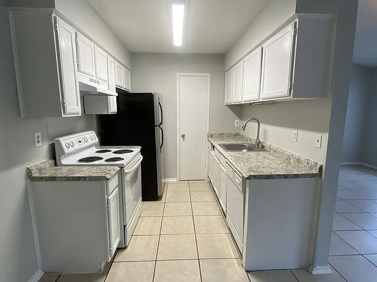 2602 Aftonshire Way #A — Photo 1