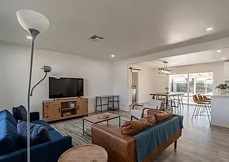 8214 E Elm Dr — Photo 4