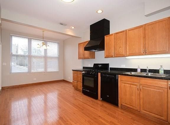 5th image of 3749 N Hermitage Ave #9pek7e0mw