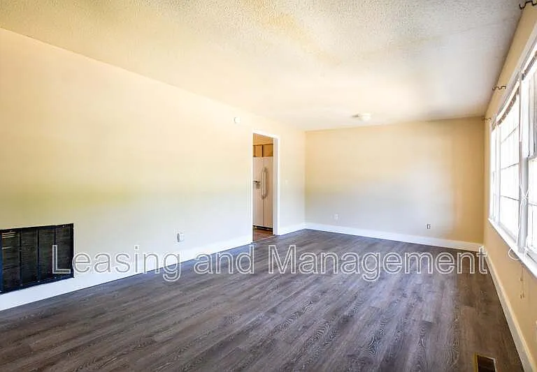 1045 Harbor View Rd #A — Photo 5