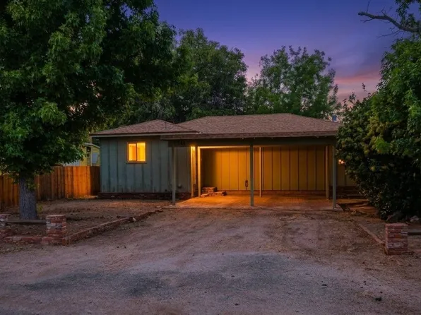 141 S Mount Whitney Dr, Lone Pine, CA 93545