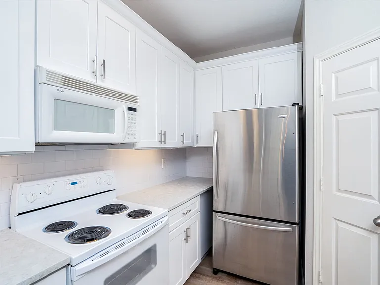 8600 Brunswick Dr — Photo 12