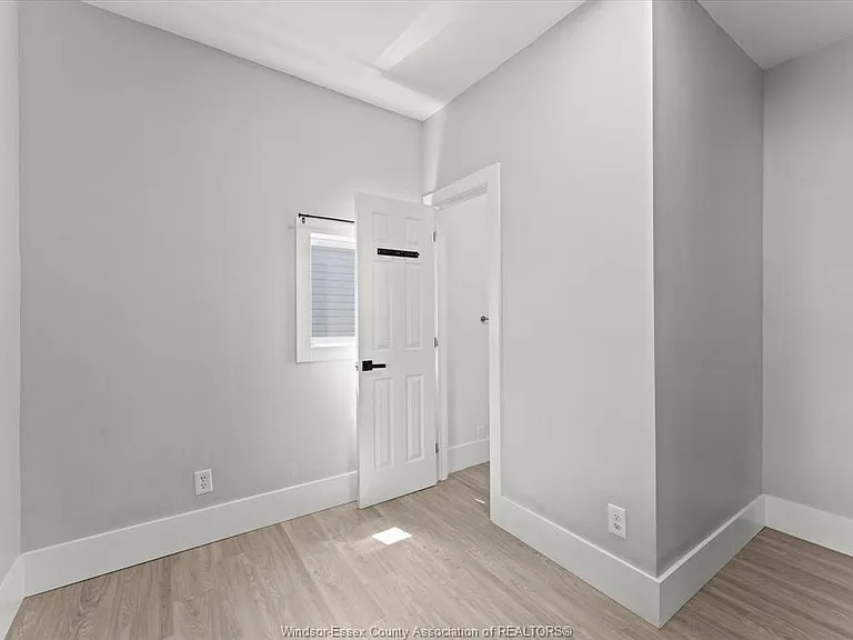 371 Curry Ave — Photo 17
