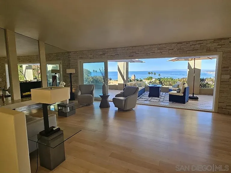 7275 Via Capri — Photo 28