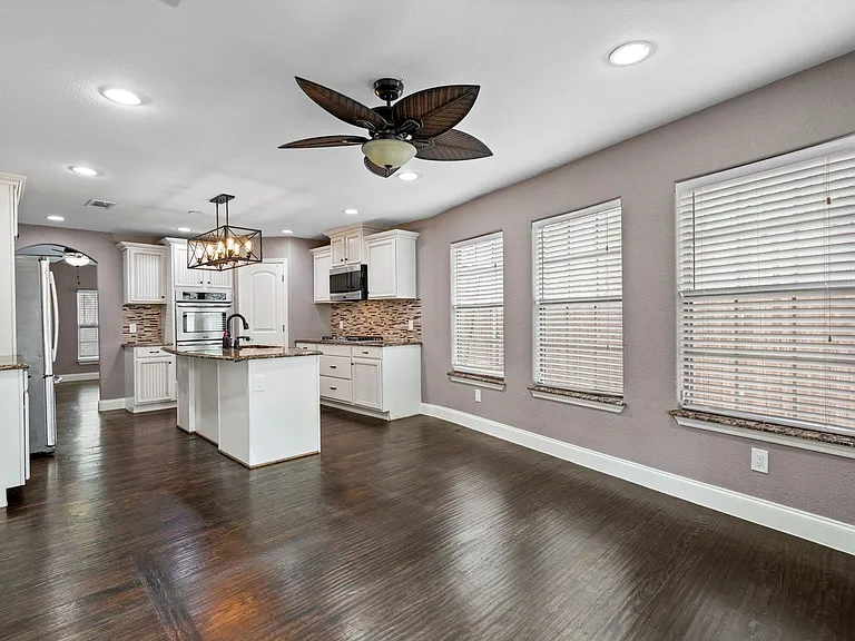 8406 Lakemont Dr — Photo 10