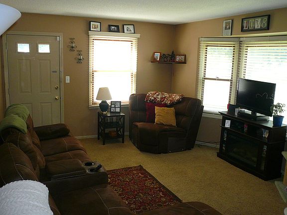 4th image of 1632 Tamarack Ave NW