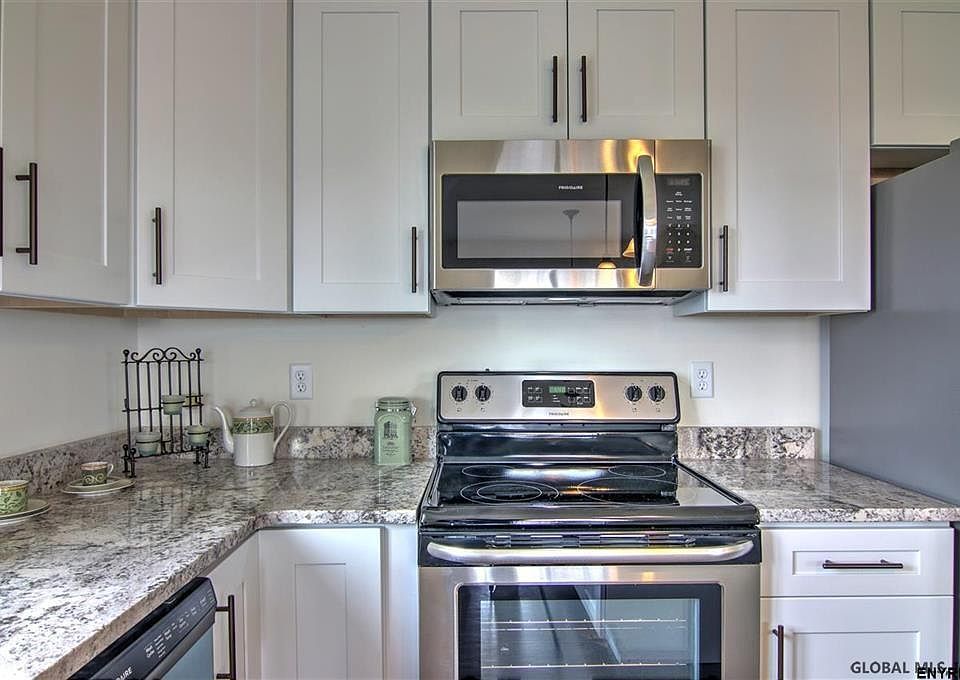 1st image of 44 Morgan Ct