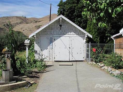 Detached Garage