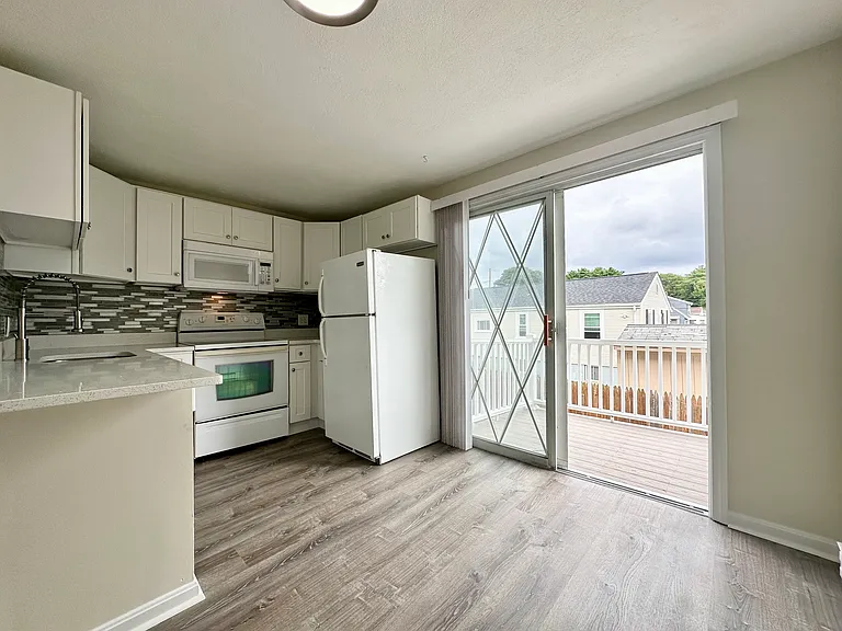 300 Smithfield Rd #Townhouse 10 — Photo 10