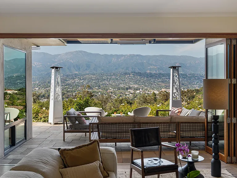 1724 La Coronilla Dr — Photo 2