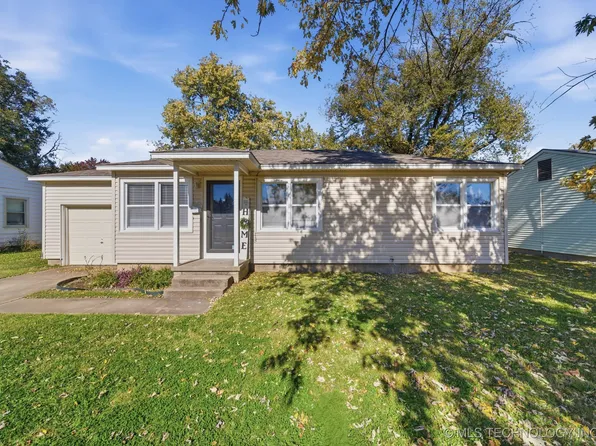 105 W 5th St, Owasso, OK 74055