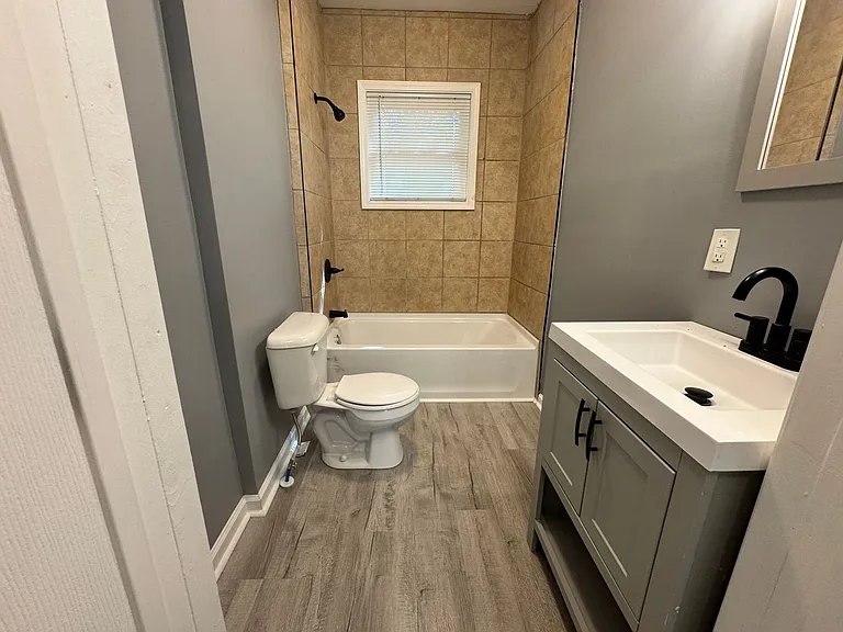 205 Guilford Ave — Photo 8