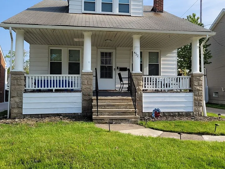 4397 Ardmore Rd — Photo 1