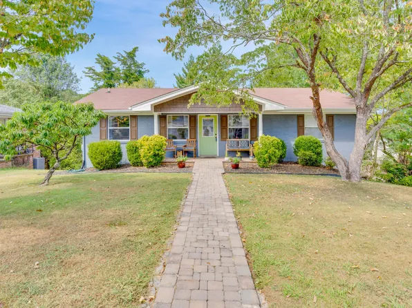 1333 Lynnhaven Cir, Hixson, TN 37343