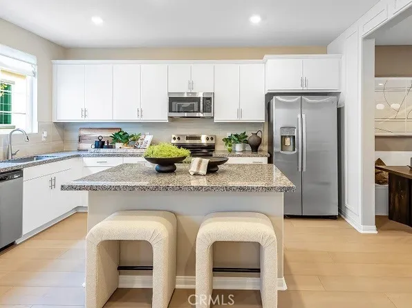 1676 Phantom Ln, Rialto, CA 92376