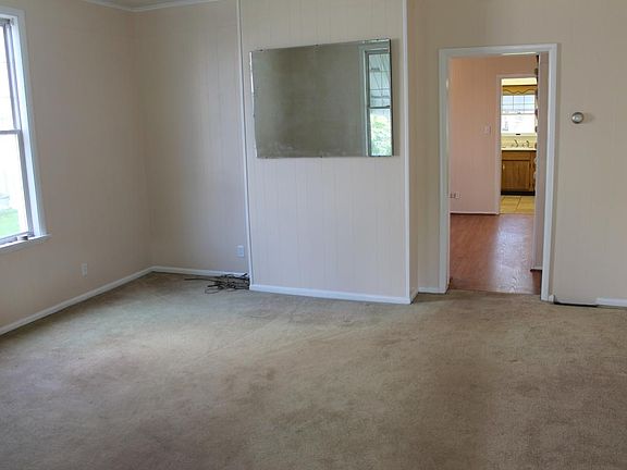 5th image of 435 Henry St