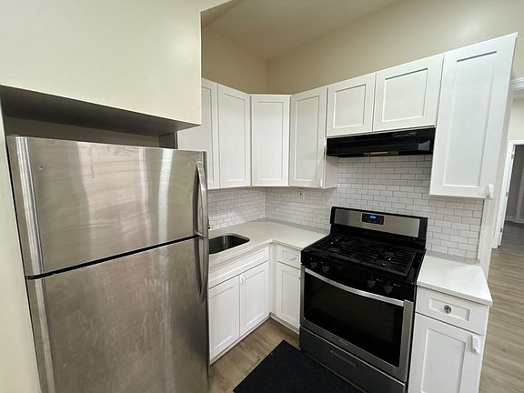 4th image of 118 N Stockton St #1