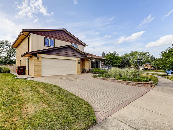 3rd image of 15234 Pine Dr