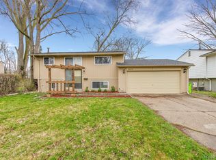 38576 Trafalgar Way, Sterling Heights, MI 48312