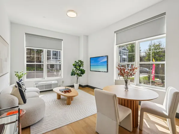 Lexington on Broadway