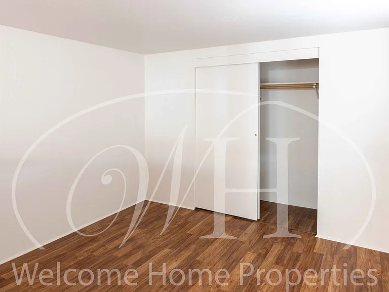 518 SE 12th St — Photo 9
