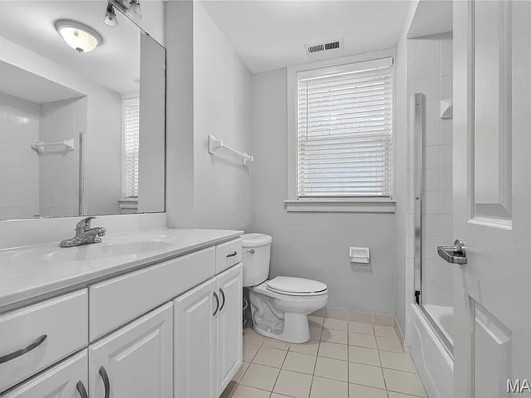 5510 Waterman Blvd #202 — Photo 35