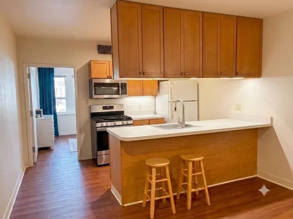 1100 Vine St APT 503, Philadelphia, PA 19107