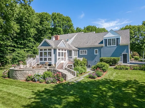 7 S Barn Rd, Hopkinton, MA 01748